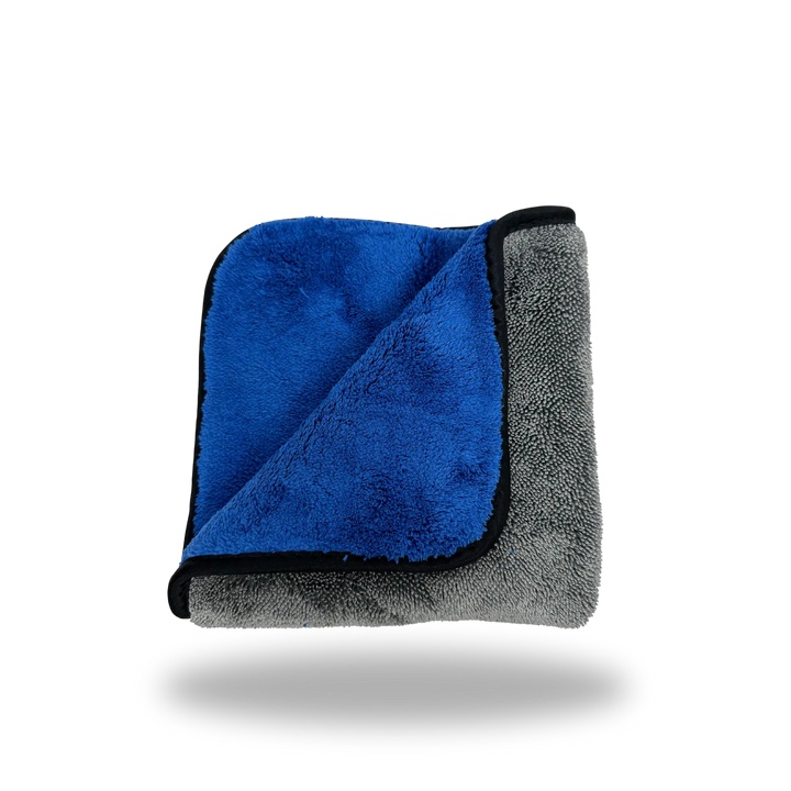 AutoRenu dual-faced twisted loop and fleece polishing towel for vehicle cleaning, showing soft, textured surfaces for polishing and buffing.