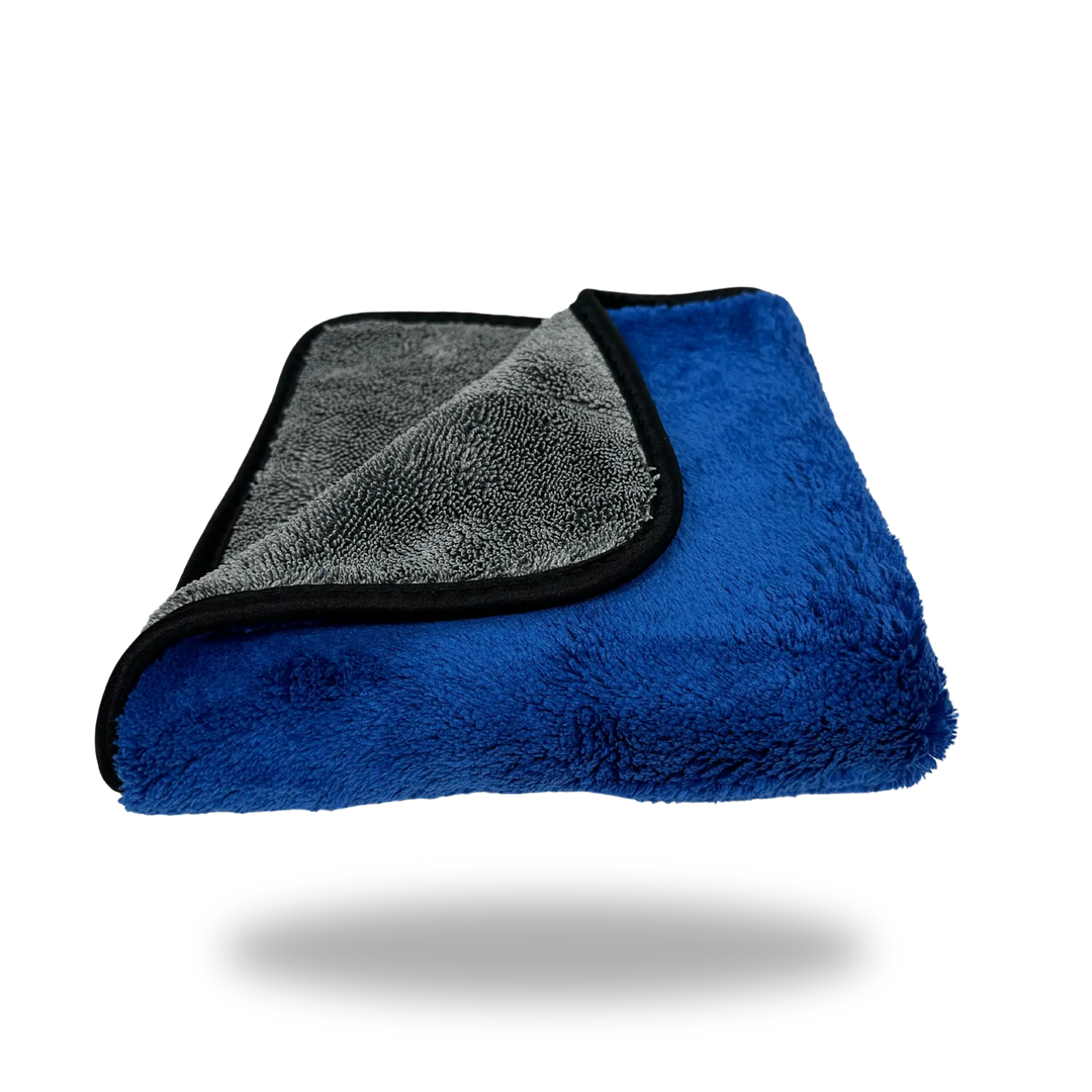 AutoRenu dual-faced twisted loop and fleece polishing towel for vehicle cleaning, featuring soft, absorbent surface on each side.